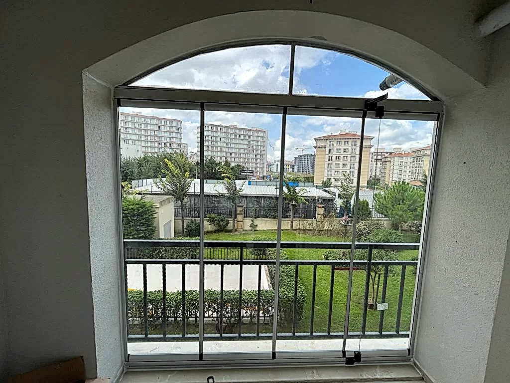 Beylikdüzü Kavaklı Cam Balkon